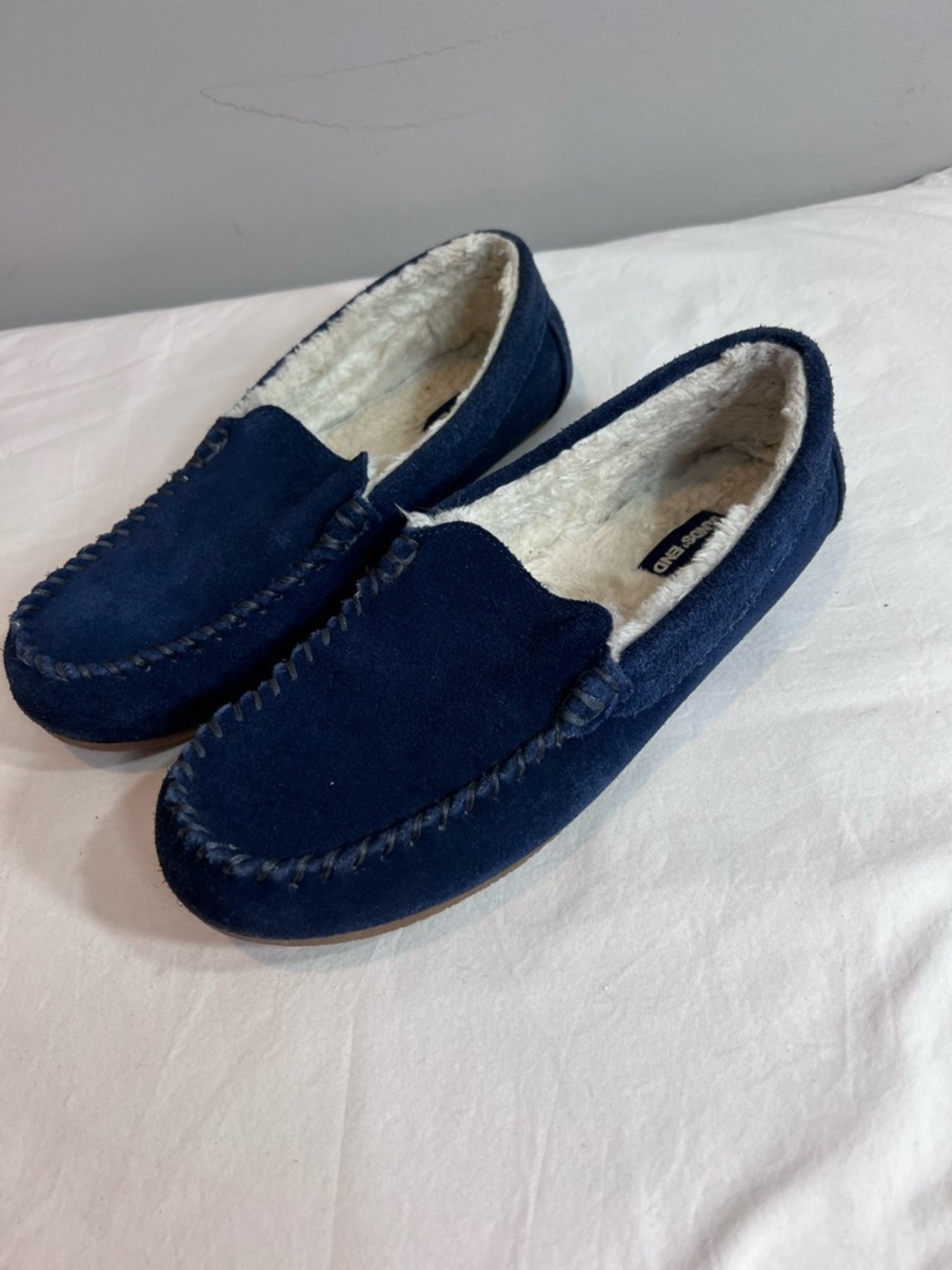 Lands and navy blue Shirley lined moccasin women’s slippers size 8